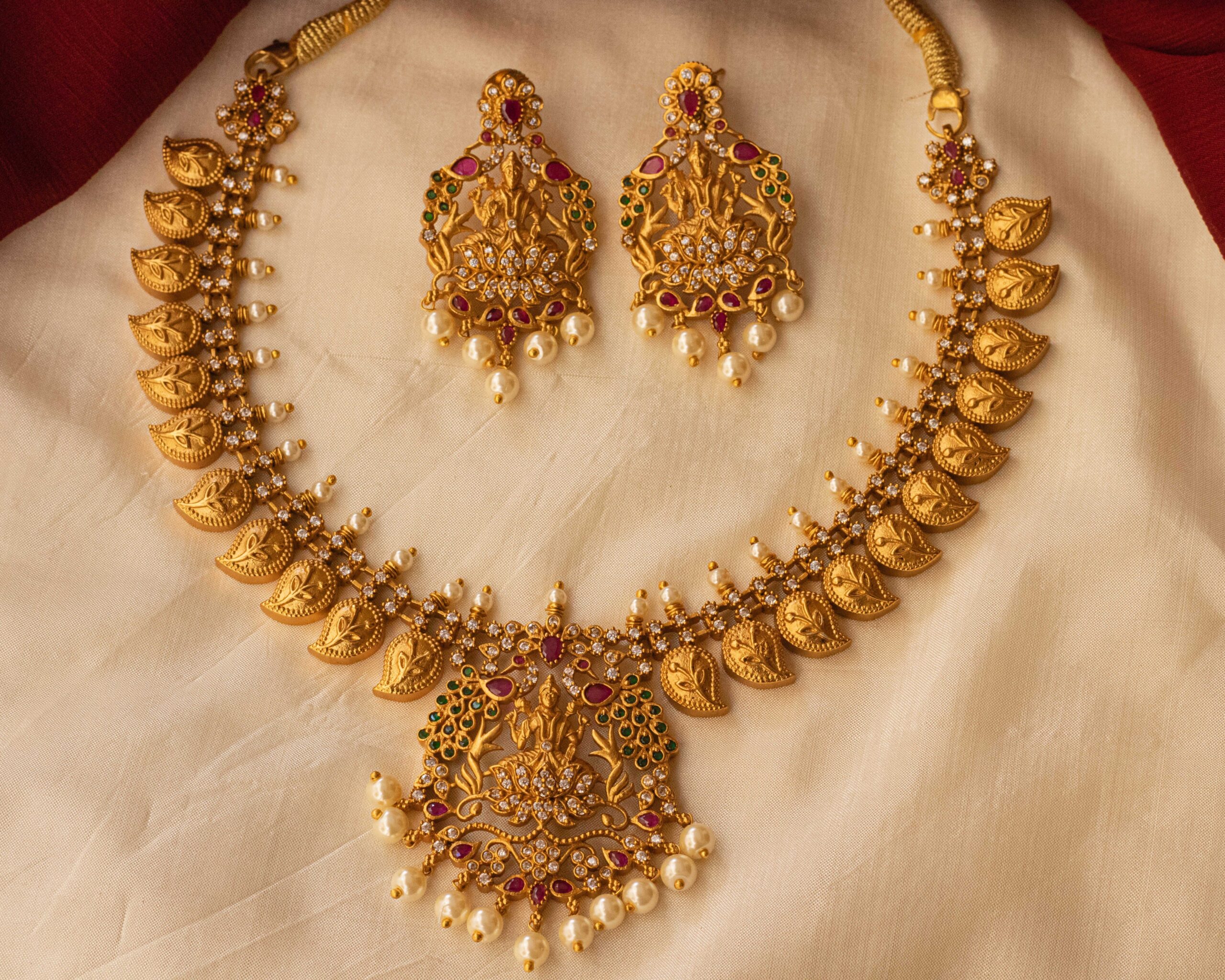 Artificial Jewellery Brands in Pakistan​​ That Provide Online Shopping Convenience